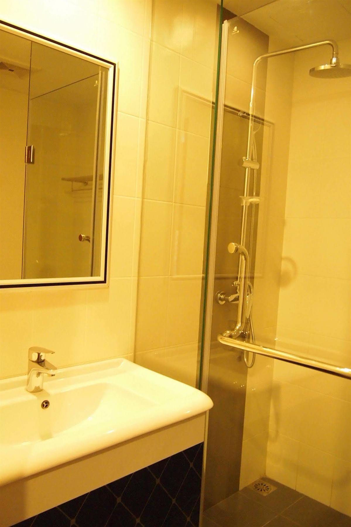 Icheck Inn Central Patong Ngoại thất bức ảnh